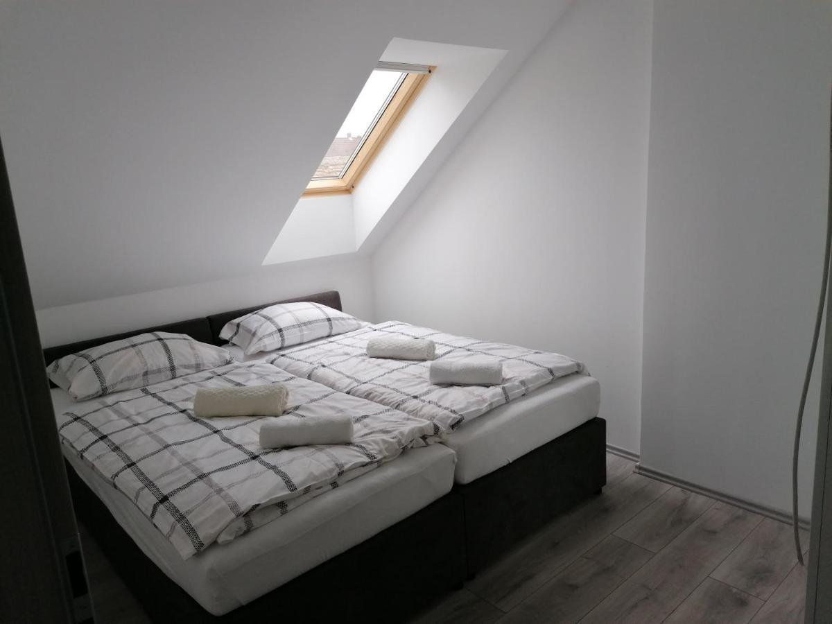Mohacs Apartman Zewnętrze zdjęcie